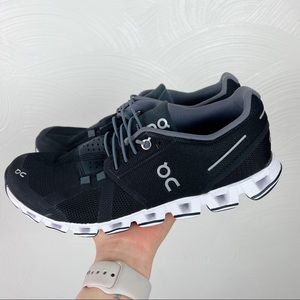 On Cloud Running sneakers slip on size 8 EUC